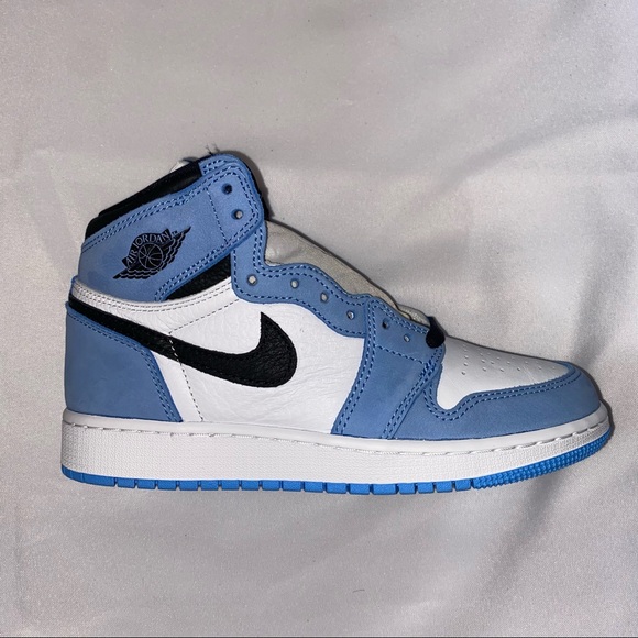 Jordan Shoes - Nike Air Jordan 1 High OG GS University Blue 5Y